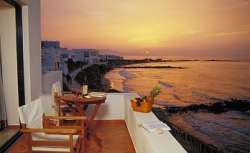   Knossos Beach Bungalows & Suites Waterfront Resort 4*