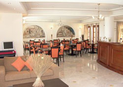   Epavlis Hotel 4*
