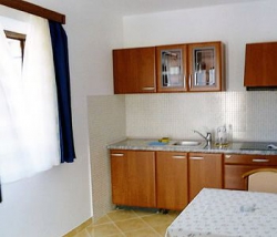   Apartments Pucisca 3*