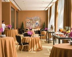   Four Seasons Hotel Ritz Lisbon 5*