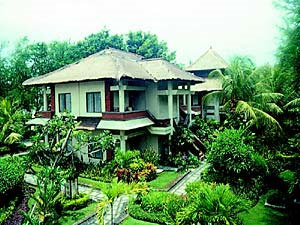   Intan Bali Village Hotel 4*