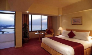   Crowne Plaza Hotel Muscat 4*