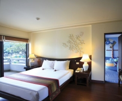   Holiday Inn Resort Regent Beach Cha-Am 4*