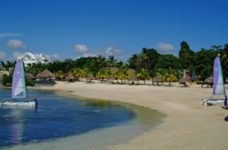   Maribago Bluewater Beach Resort 4*