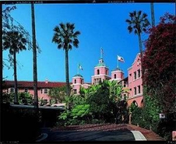   Beverly Hills hotel and Bungalows 5*